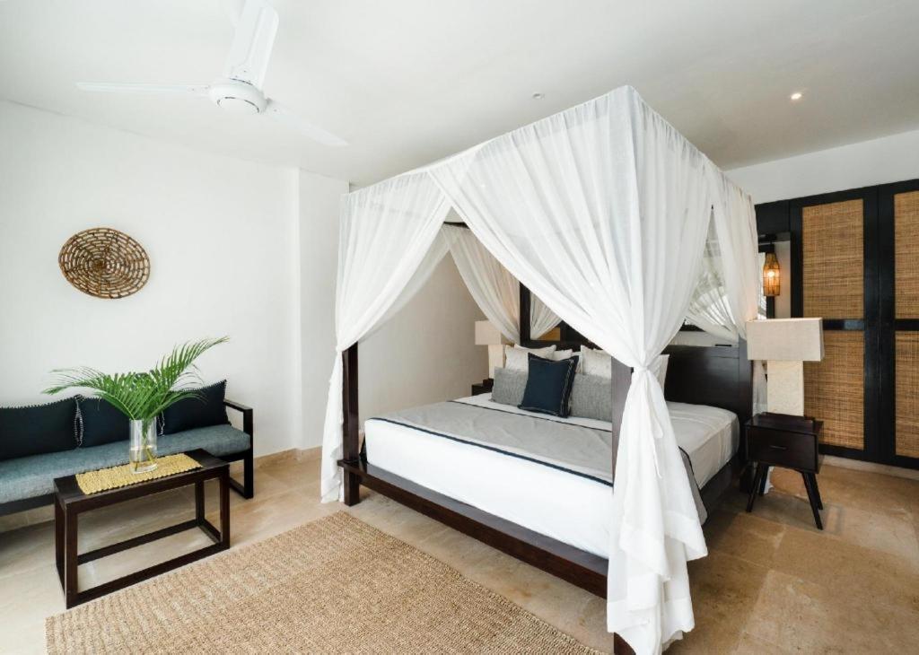Batu Karang Lembongan Resort & Spa Exterior foto