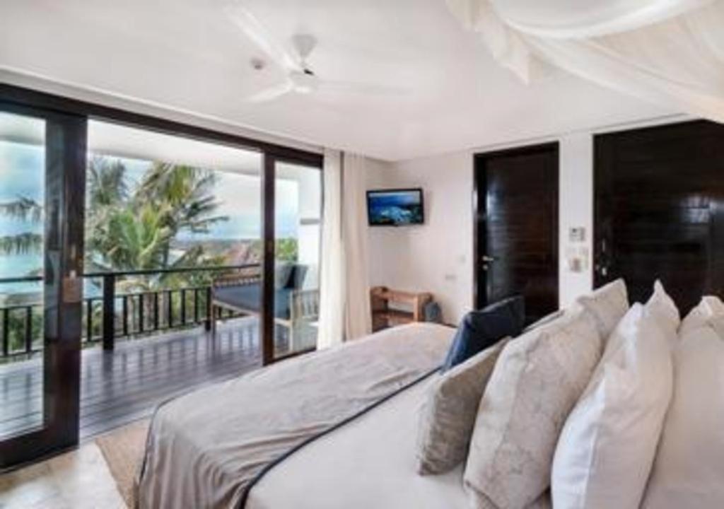 Batu Karang Lembongan Resort & Spa Exterior foto